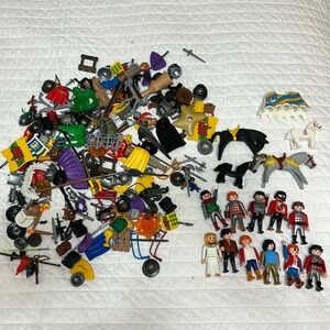 Action Figures & Accessories Set - Multicolor